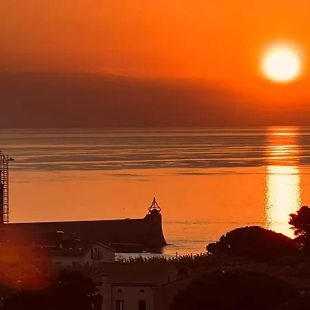 Maison Sur La Roche, Vue Exceptionnelle, Quartier Des Peintres, Calme, Clim Et Wifi, Parking Privé, Plages à Pied Сasa de vacaciones Collioure