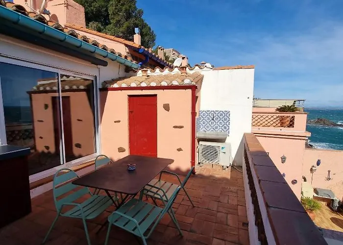 Holiday home Maison Sur La Roche, Vue Exceptionnelle, Quartier Des Peintres, Calme, Clim Et Wifi, Parking Prive, Plages A Pied